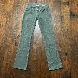 Guess woman’s forest green denim jeans with jeweled pockets T5